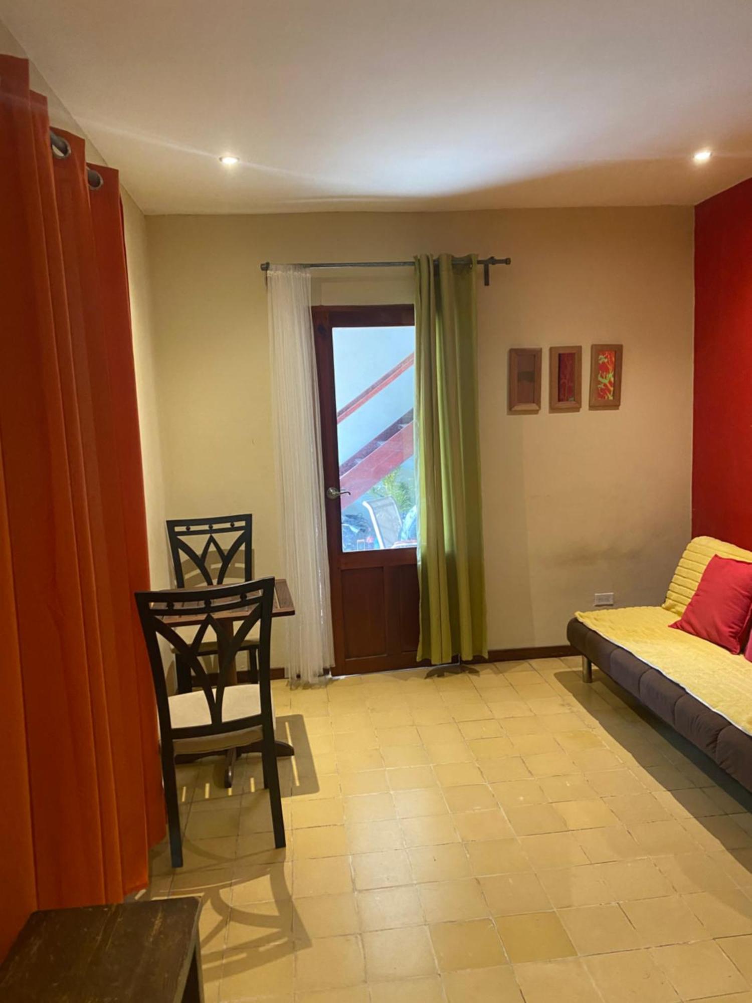 Apartamentos Casa Amarilla Гранада Экстерьер фото