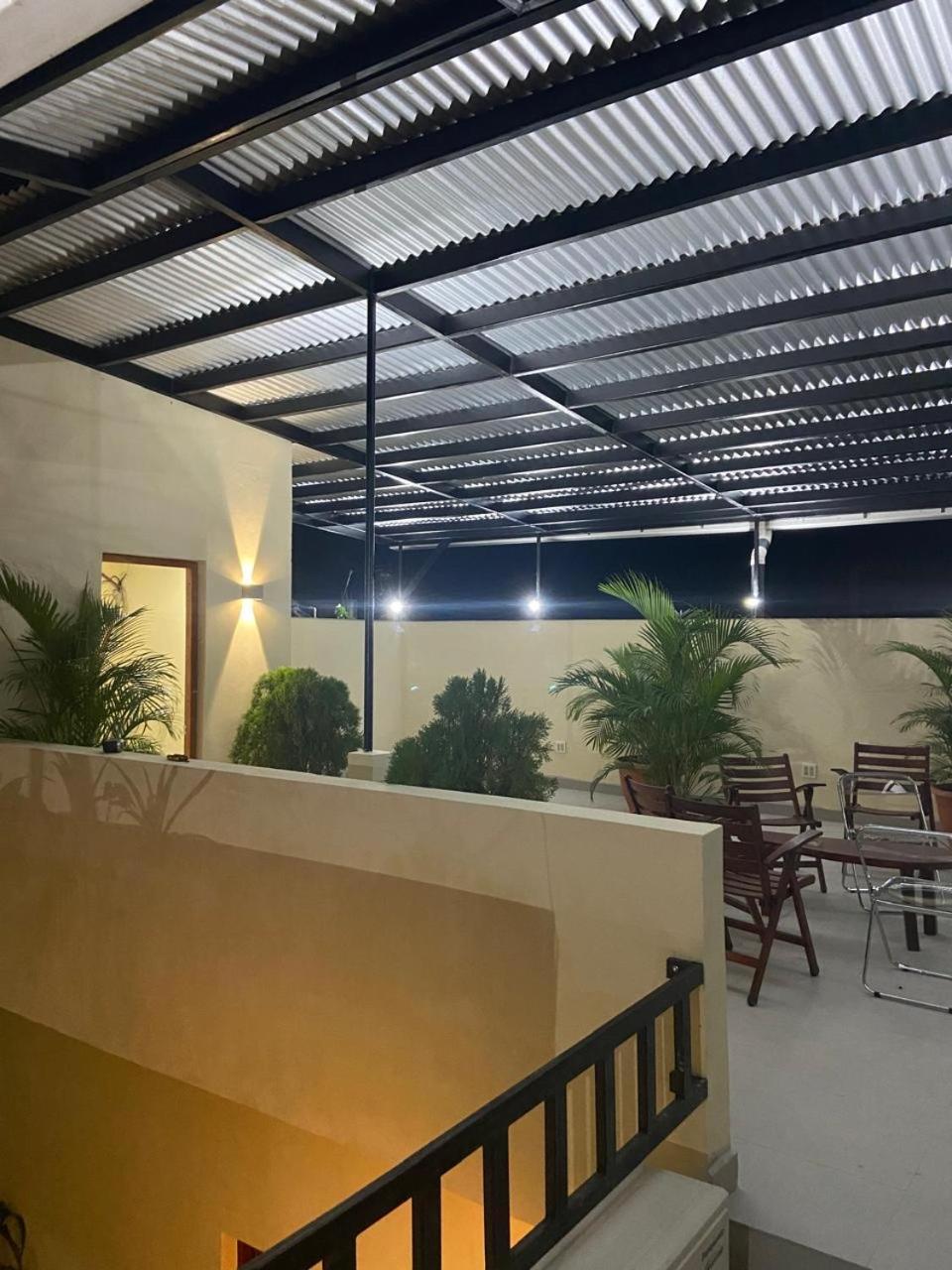 Apartamentos Casa Amarilla Гранада Экстерьер фото