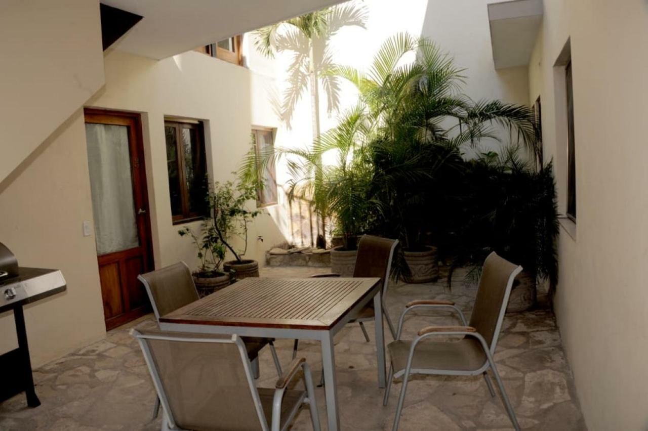 Apartamentos Casa Amarilla Гранада Экстерьер фото