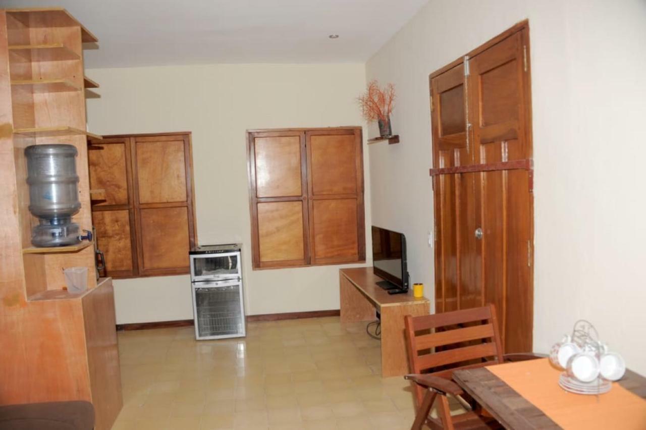 Apartamentos Casa Amarilla Гранада Экстерьер фото